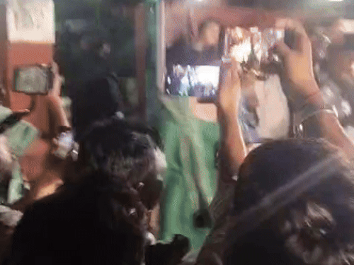 10 अक्टूबर की देर शाम चीफ सेक्रेटरी अनुराग रस्तोगी और होम सेक्रेटरी डॉ. सुमिता मिश्रा अमनीत पी. कुमार से मिलने के लिए उनके सरकारी आवास पर पहुंचे थे।