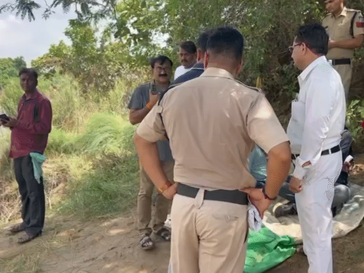 रेस्क्यू के दौरान मुरैना पुलिस आरोपियों के साथ नदी पर ही मौजूद रही।