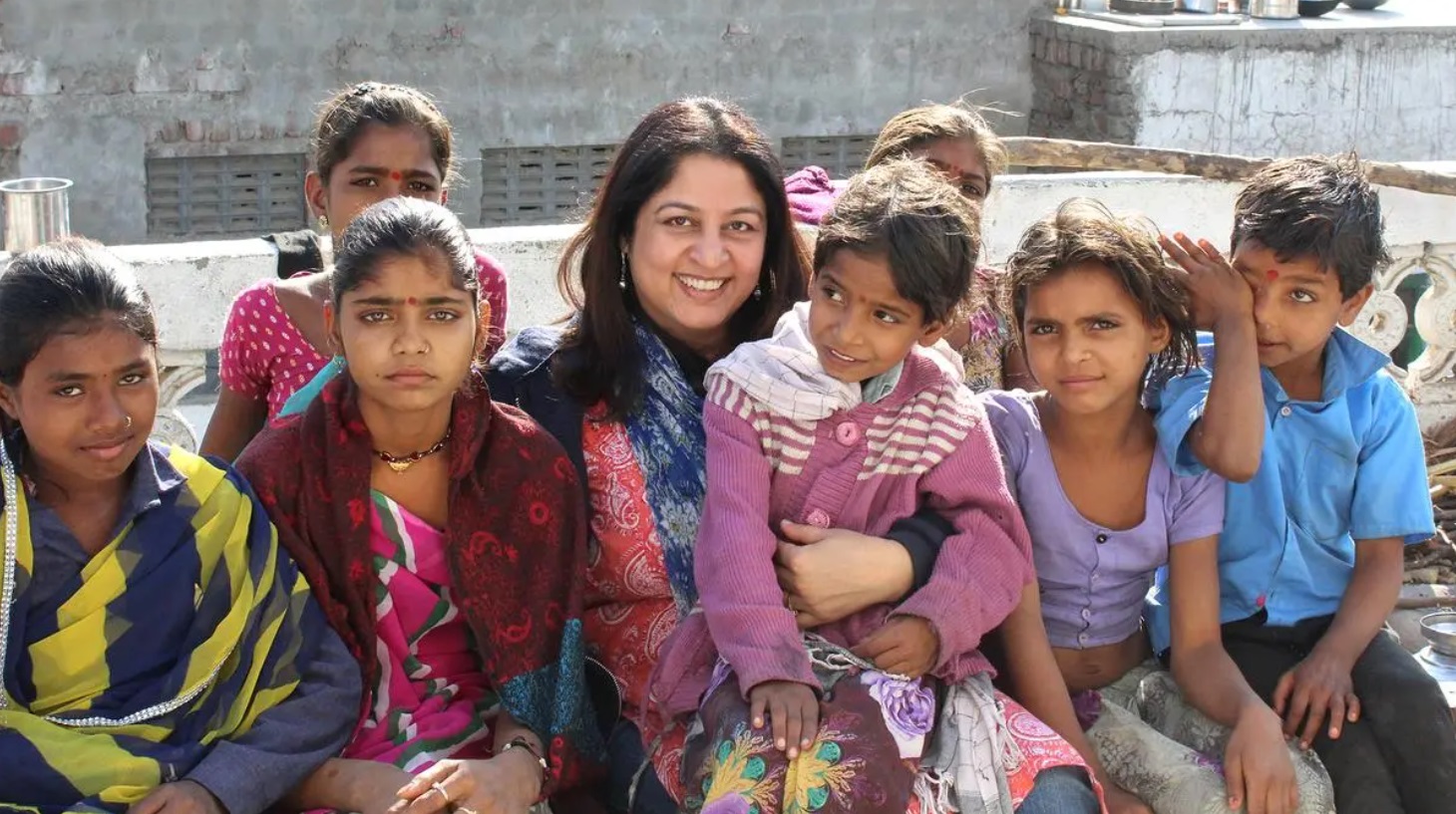 एजुकेट गर्ल्स अब तक 30 हजार से ज्‍यादा गांवों में काम कर चुकी है। 55,000 से अधिक सामुदायिक वालंटियर्स (टीम बालिका ) की मदद से 20 लाख से ज्‍यादा बच्चियों को स्कूल वापिस लाने और 24 लाख से ज्‍यादा बच्चों की बेहतर पढ़ाई में मदद दी है।