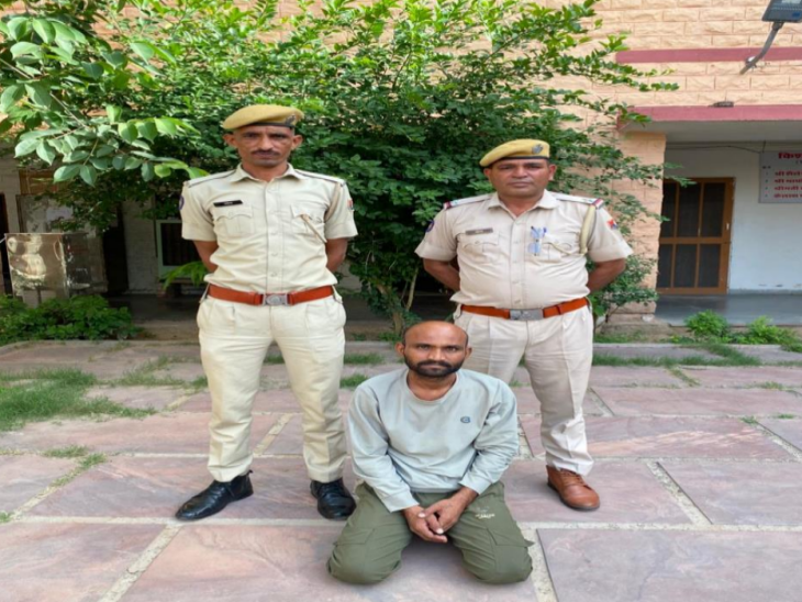 पुलिस की गिरफ्त में आरोपी। - Dainik Bhaskar