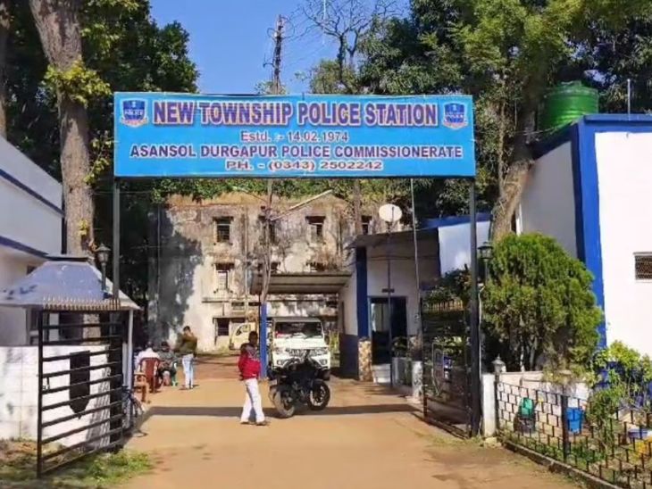 On the complaint of the parents of the victim student, a case was registered at Durgapur New Township police station.