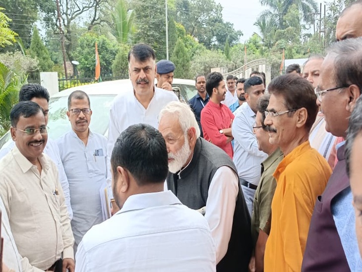 अंबिकापुर पहुंचे कांग्रेस पर्यवेक्षक दल के सदस्य