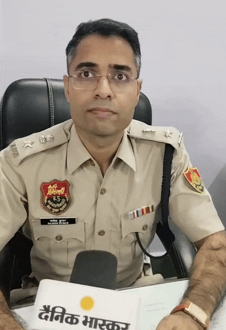 SP Rajesh Kumar told that we are running a campaign. In this, former cyber criminals are teaching the lesson of goodness.