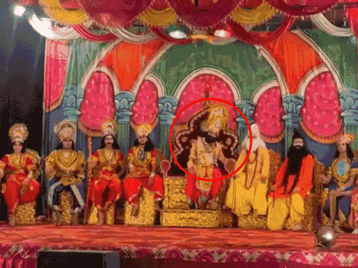 18 days ago, the artiste had a heart attack while staging Ramlila at Chaugan Maidan in Chamba. (circled in red)