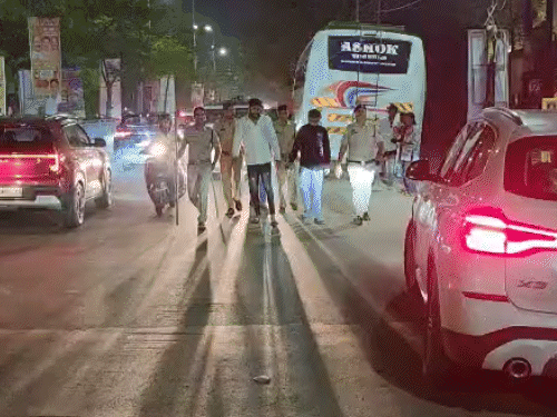 पुलिस ने रायपुर में मारपीट करने वाले 3 आरोपियों का निकाला जुलूस।