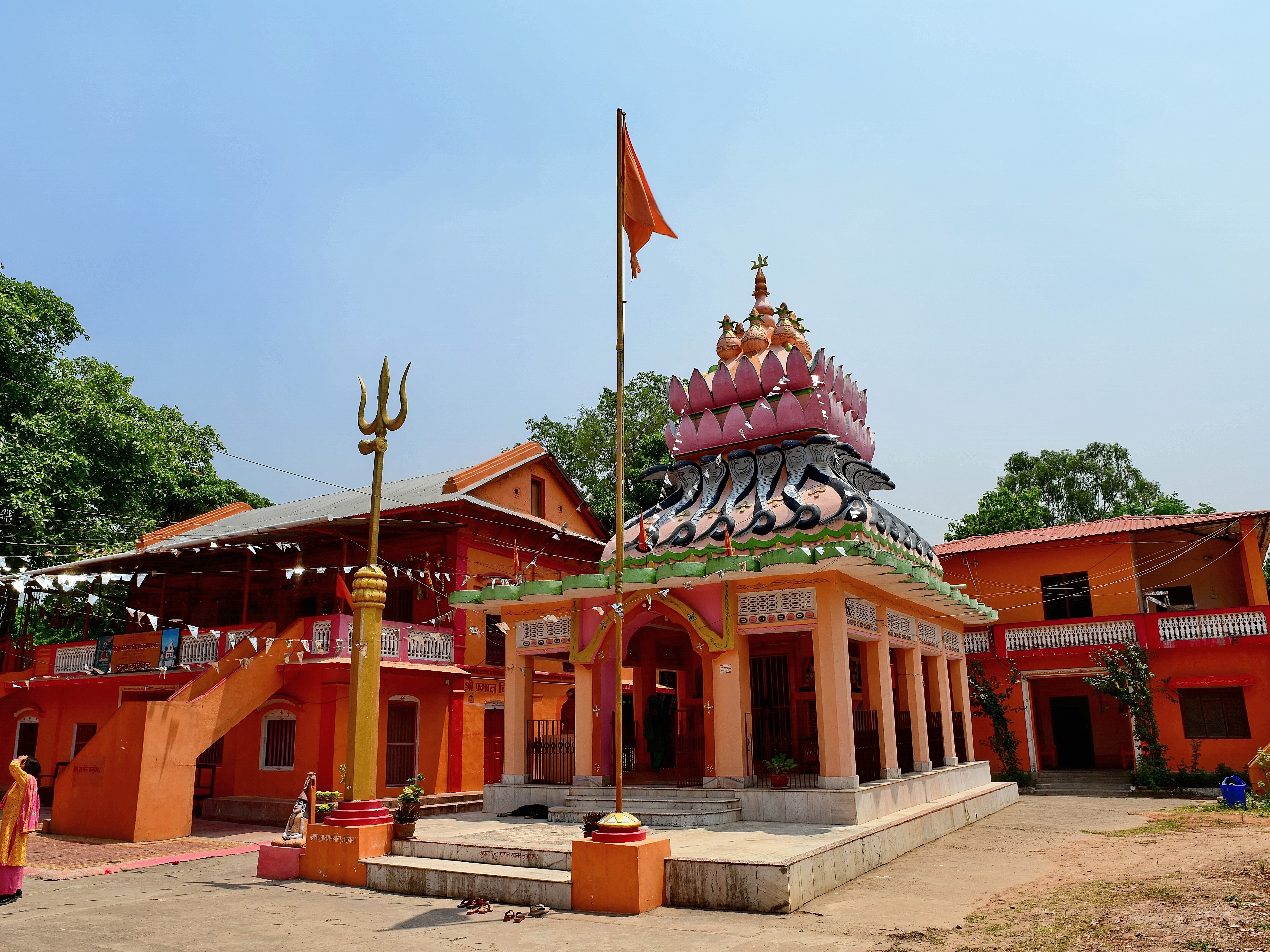 नेपाल के डांग जिले में स्थित गोरक्ष मंदिर, जो योगी गोरखनाथ को
समर्पित है। - Dainik Bhaskar