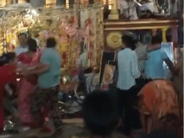कुछ लोगों ने बीच बचाव भी किया, लेकिन मामला शांत नहीं हुआ।