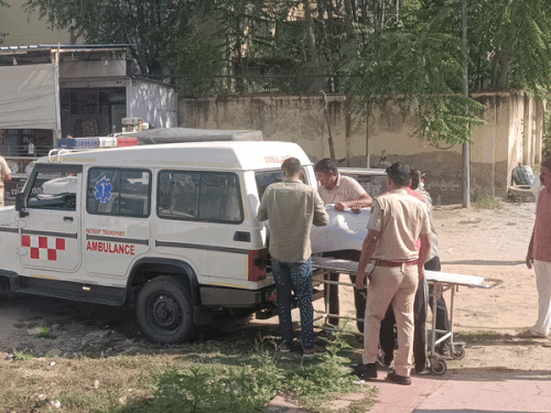 जानकारी के अनुसार सुरेश सैन ने जिस शॉपिंग कॉम्पलेक्स की दुकान में सुसाइड किया है, वो पूरा कॉम्पलेक्स उन्हीं का था।