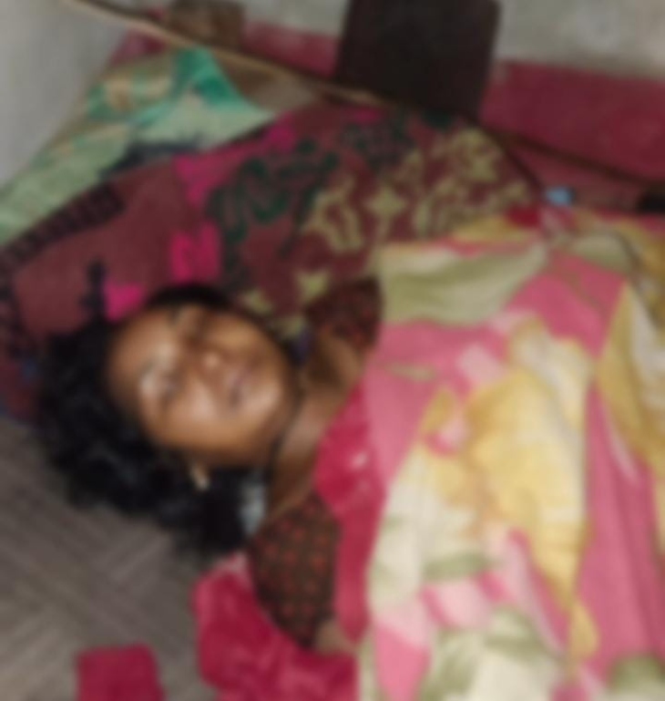 पति ने पत्नी की गला घोंटकर की हत्या, फिर फांसी लगाकर दी जान। पत्नी की लाश घाट पर थी।