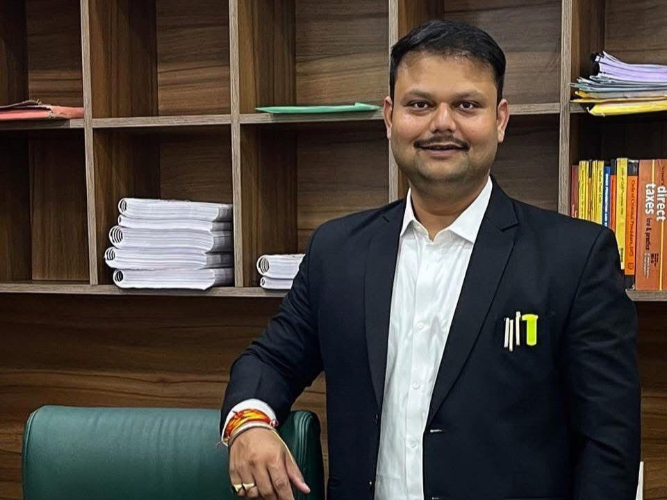 Supreme Court lawyer Rajiv Ranjan will be the Jansuraj candidate.