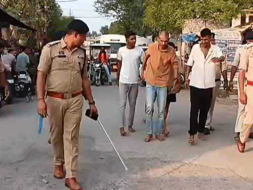 जिस मोहल्ले में आरोपी रहते थे, उसी मोहल्ले में जुलूस निकाला गया।