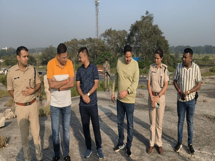 मौके पर ग्रामीण एसपी, सिटी एसपी, हटिया डीएसपी सहित अन्य पुलिस अधिकारी