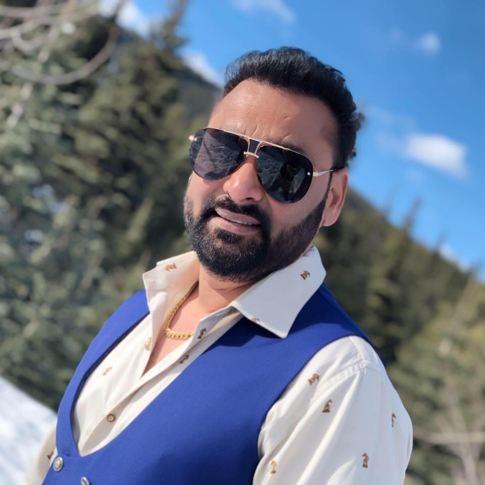 पंजाबी सिंगर नछतर गिल।