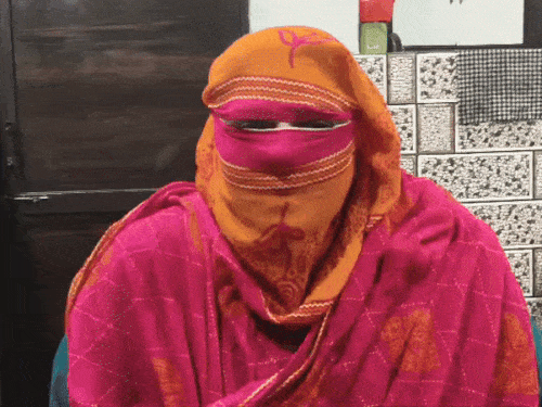 दूसरी पीड़िता, जिसने एसएचओ के खिलाफ जबरदस्ती बातचीत के आरोप लगाए।