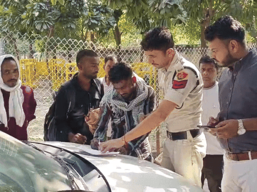 पानीपत में कपड़े की फैक्ट्री में मजदूर की दबकर मौत:  कपड़े का रोल गिरने से युवक उसमें दबा, मृतक बिहार का रहने वाला – Panipat News