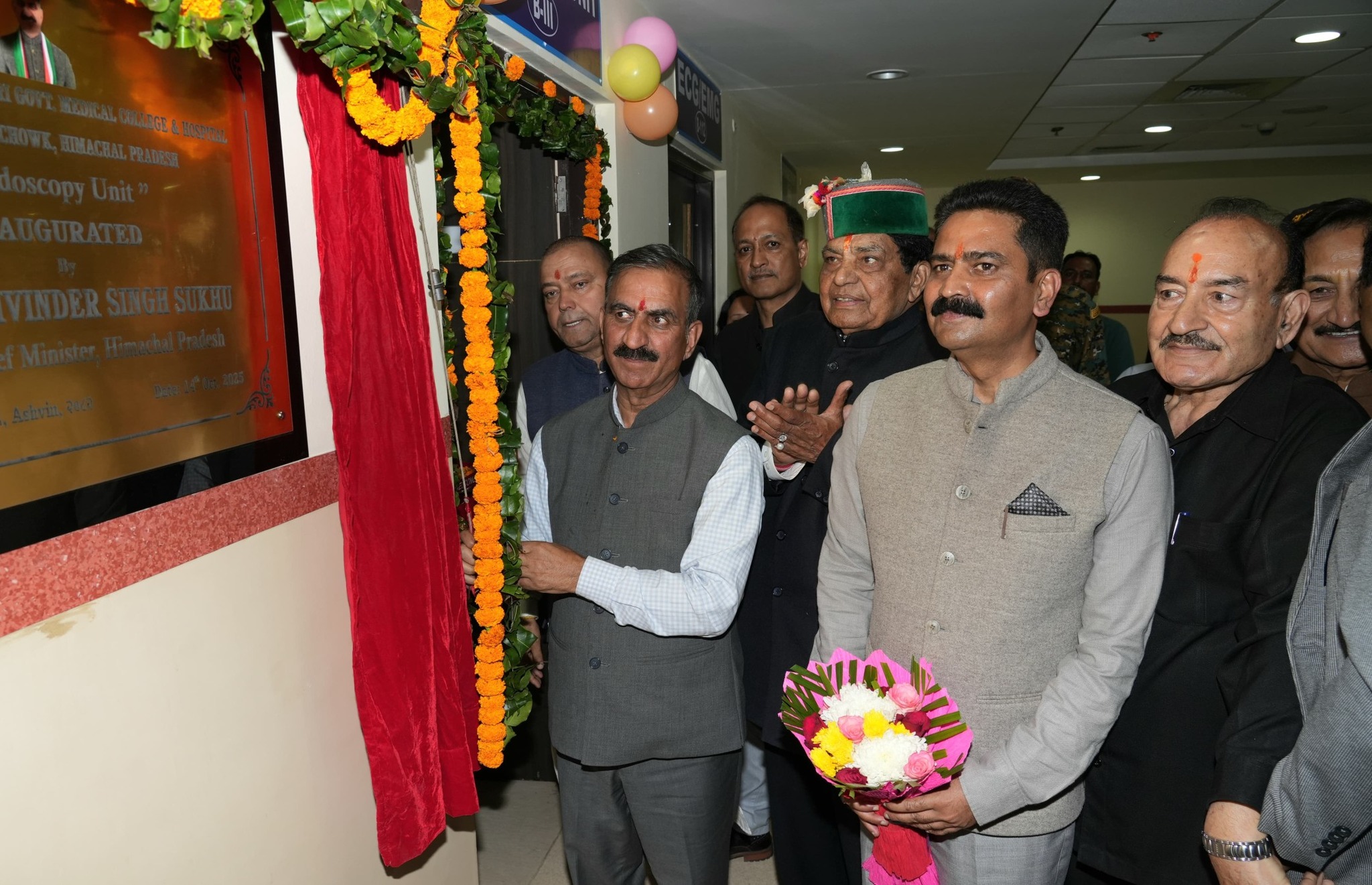 मंडी के नेरचौक में विभिन्न परियोजनाओं का उद्घाटन व शिलान्यास करते हुए सीएम सुक्खू।