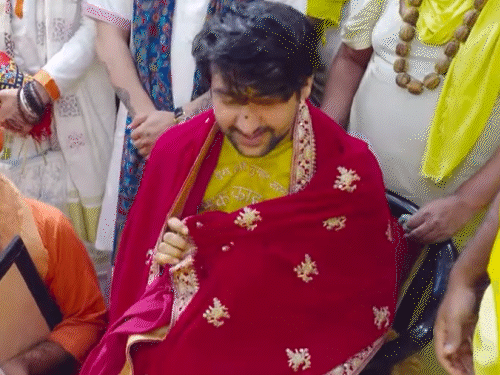 धीरेंद्र शास्त्री ने कहा-सनातन पदयात्रा को लेकर एक बैठक है। दिल्ली से वृंदावन के लिए पैदल सनातन यात्रा करेंगे।