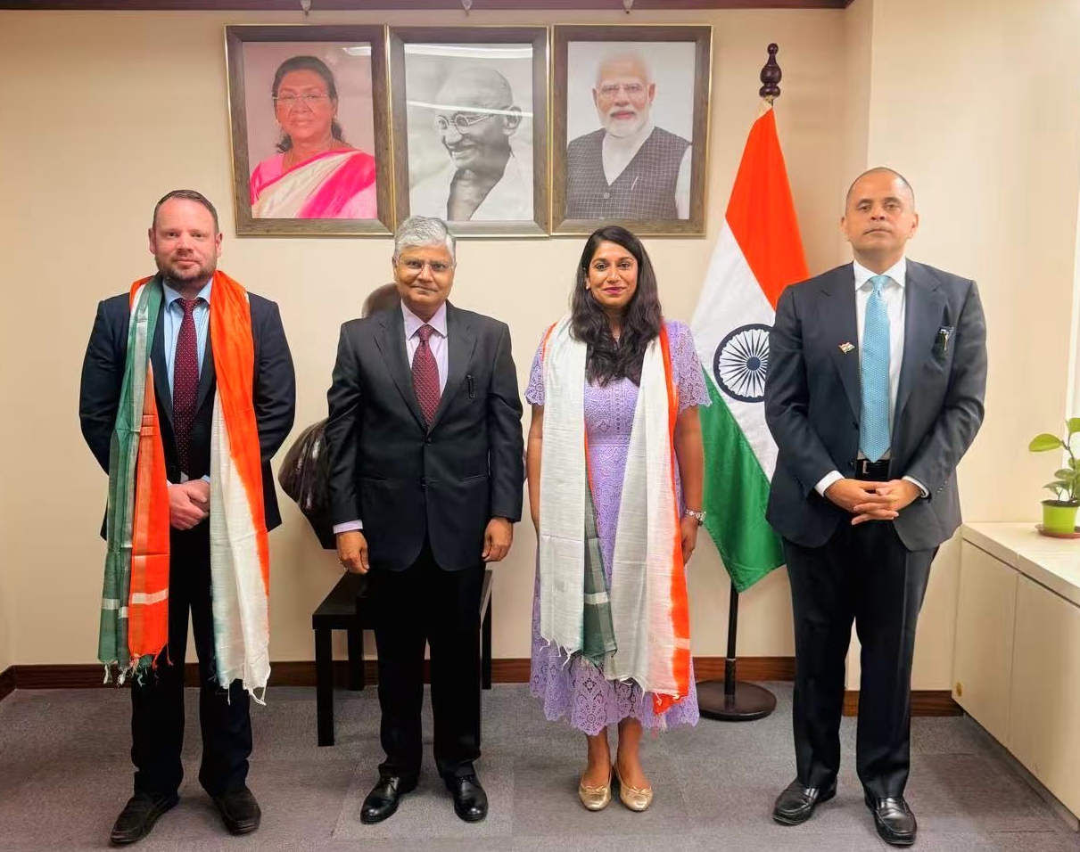 विदेशों में भारतीय भाषा और संस्कृति को बढ़ावा देने के भव्या मेहता के प्रयासों के लिए उन्हें सम्मानित किया गया।