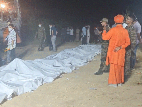 पोकरण विधायक प्रतापपुरी आर्मी केंट एरिया पहुंचे।