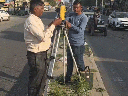 बहादुरगढ़ में मेट्रो विस्तार का फिजिकल सर्वे शुरू:  3 टीमें 20 दिन में तैयार करेंगी रिपोर्ट, फिर बनेगी डीपीआर, 6 स्टेशन बनेंगे – bahadurgarh (jhajjar) News