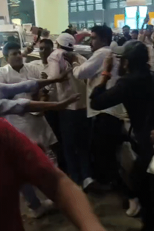 काँग्रेसच्या पहिल्या यादीत 48 उमेदवारांची नावे: प्रदेशाध्यक्ष कुटुंबाहून, शकील अहमद कडवा येथून निवडणूक लढवणार; यादीत 5 महिला, 4 मुस्लिम काँग्रेस नेत्यांनी विमानतळावर पप्पू यादव यांच्या समर्थकाला मारहाण केली.