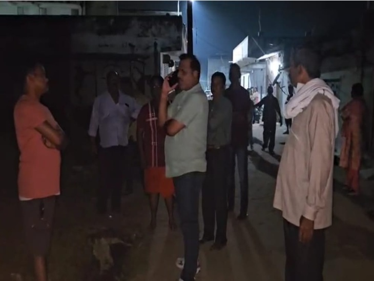 मौके पर पूछताछ करती पुलिस टीम