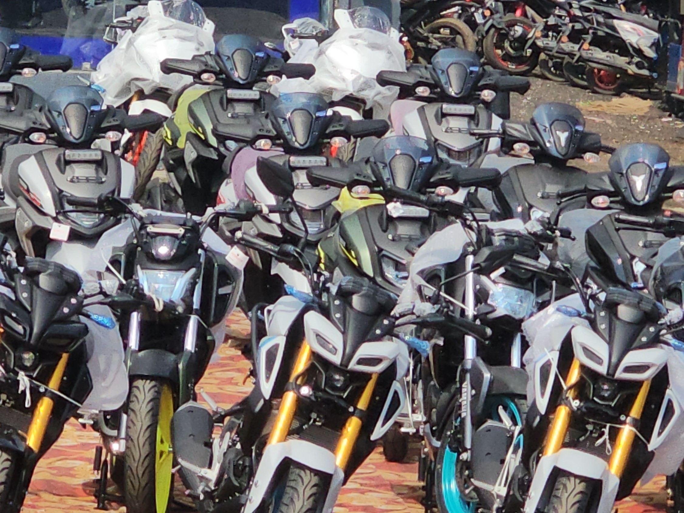 कोडरमा में धनतेरस के लिए बाजार तैयार, प्री-बुकिंग शुरू:  व्यापारियों को अच्छी बिक्री की उम्मीद, बर्तनों की बिक्री में भारी वृद्धि की संभावना – koderma News