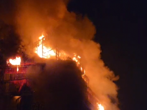 जोधपुर में गुरुवार रात को ऑयल पेंट के गोदाम-दुकान में भीषण आग लग गई।