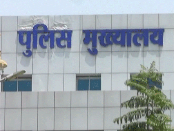 पुलिस हेडक्वार्टर में फर्जी मेडिकल बिल लगाकर 15 लाख की ठगी को अंजाम दिया गया है। तीनों आरोपी फरार हैं।
