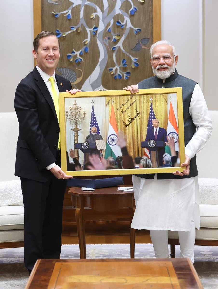 11 अक्टूबर को सर्जियो गोर ने पीएम मोदी से मुलाकात की थी। यह तस्वीर प्रधानमंत्री ने सोशल मीडिया पर शेयर की थी।