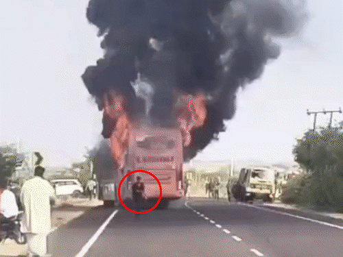 14 अक्टूबर की दोपहर 3.30 बजे जैसलमेर से जोधपुर जा रही AC स्लीपर बस में आग लग गई थी। इस हादसे में 21 लोगों की जान जा चुकी है।