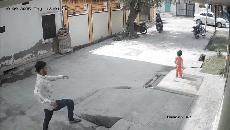 झुंझुनूं में गांधी चौक क्षेत्र में 9 अक्टूबर को दोपहर 12 बजे डेढ़ साल वंशिका अपने ननिहाल में खेल रही थी।