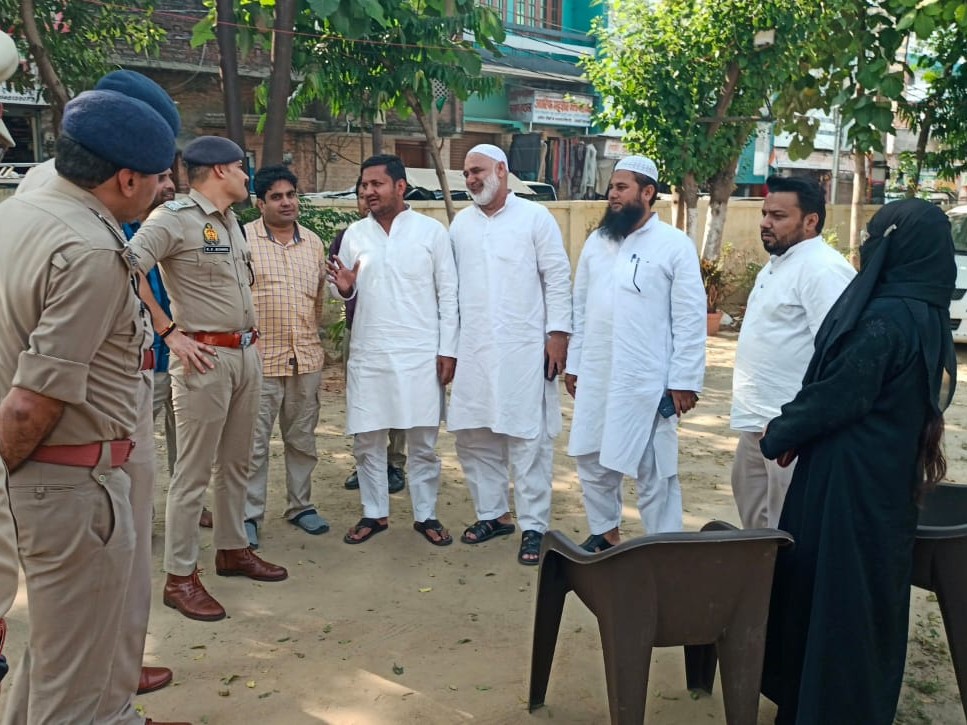 रायसत्ती थाने में ही 32 लोगों ने एफआईआर दर्ज कराई है।