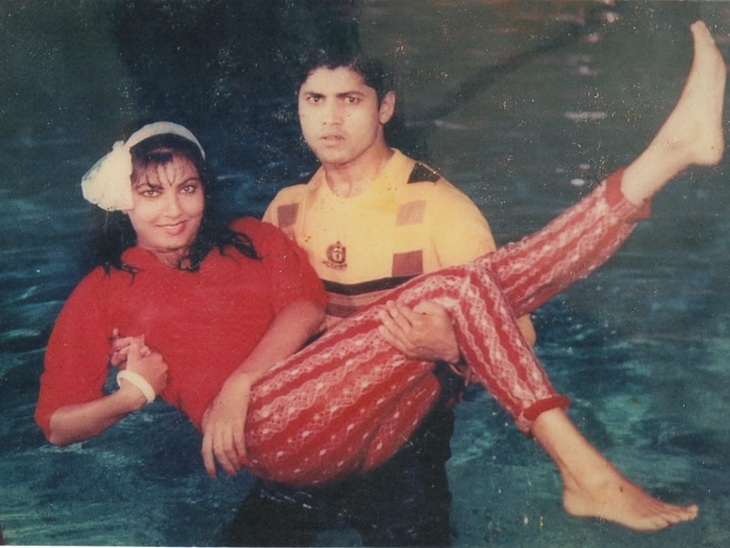 बॉलीवुड की हीरोइन किम्मी काटकर के साथ बॉबी सिंह। - फाइल फोटो