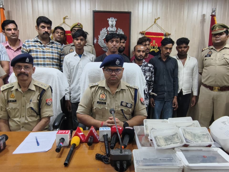 Hasanpur police solved the robbery case within 36 hours. | हसनपुर पुलिस ...