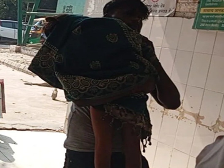 सोनीपत में दूषित पानी से 12 व्यक्ति बीमार:  कंधों पर उठा कर अस्पताल पहुंचे परिजन; मची अफरा-तफरी, 2 की हालत गंभीर – Gohana News