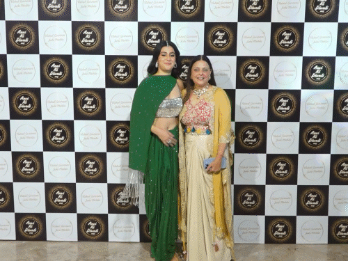 Former Bigg Boss contestant Isha Malviya in a green saree at the party.