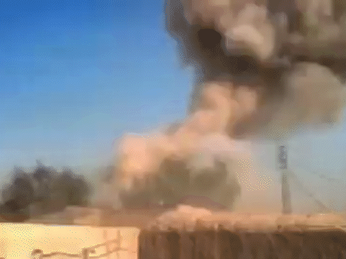 पाकिस्तानी आर्मी कैंप पर हमले का यह वीडियो सोशल मीडिया पर वायरल है। - Dainik Bhaskar