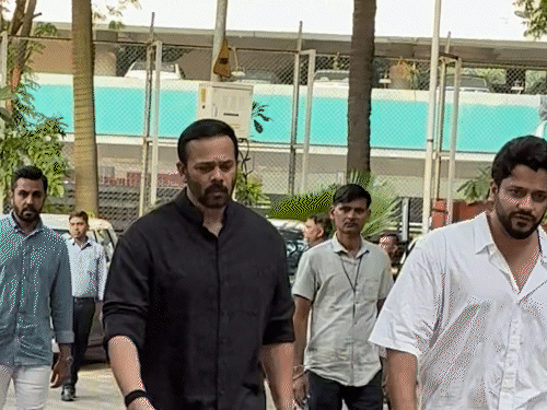 প্রার্থনা সভায় উপস্থিত ছিলেন পরিচালক রোহিত শেঠি।