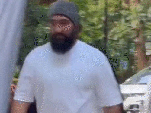 শ্রদ্ধা জানাতে এসেছিলেন ব্যবসায়ী ও অভিনেতা রাজ কুন্দ্রাও।