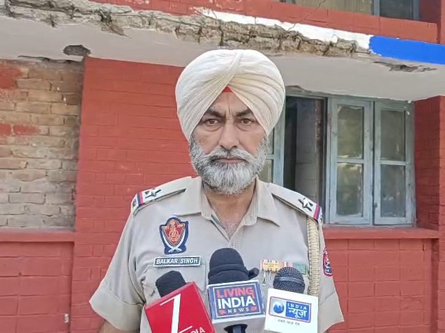 एएसआई बलकार सिंह मामले की जानकारी देते हुए।