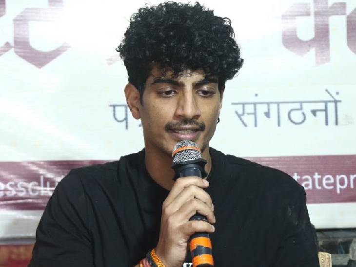 इंदौर में पलाश मुछाल ने की विवाह की घोषणा।
