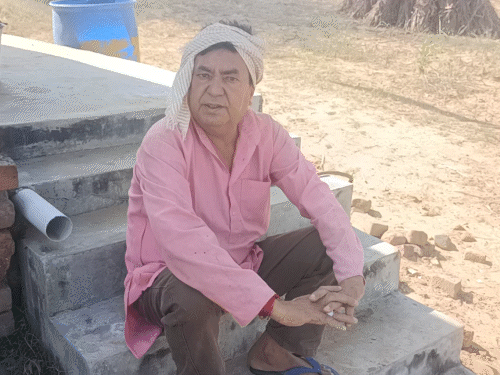 गुढ़ागौड़जी के किसान राधेश्याम के बच्चों को उम्र में उनसे बड़ा दिखाया गया है। इसकी वजह से राशन मिलना बंद हो गया है।