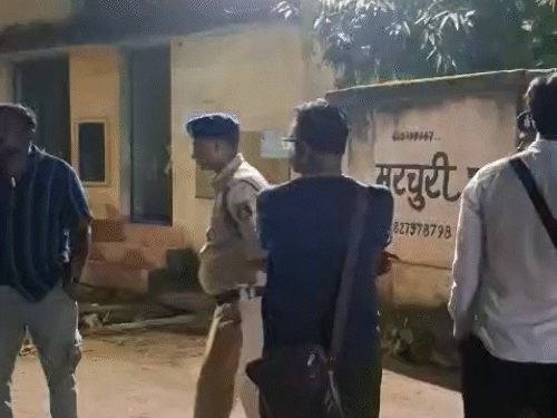 युवक की मौत के बाद क्षेत्र में तनाव का माहौल है।