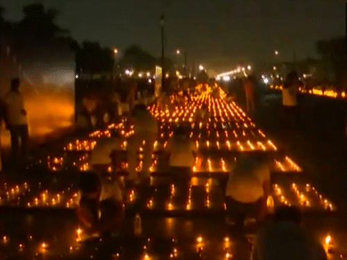 दिल्ली में कर्तव्यपथ पर 1.51 लाख दिए जलाए गए।