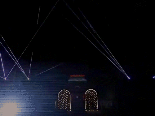 इंडिया गेट पर लाइट एंड लेजर शो किया गया।