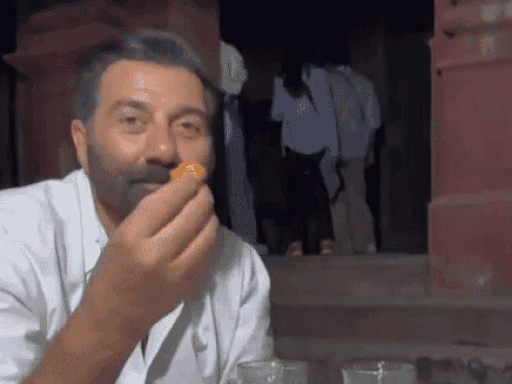 5 दिन पहले अमृतसर में बॉलीवुड एक्टर सनी देओल ने समोसे खाए थे।