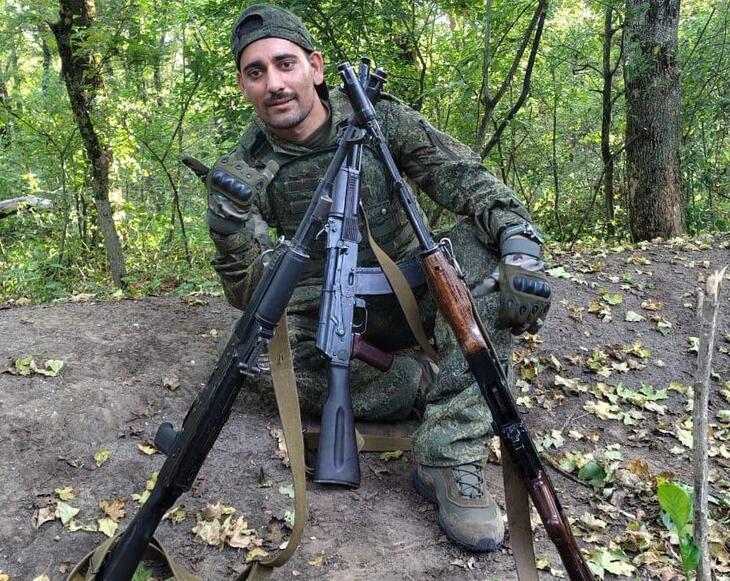 कर्मचंद की रूस सेना की ड्रेस में फाइल फोटो। वह इसी साल जुलाई में रूस गया था।