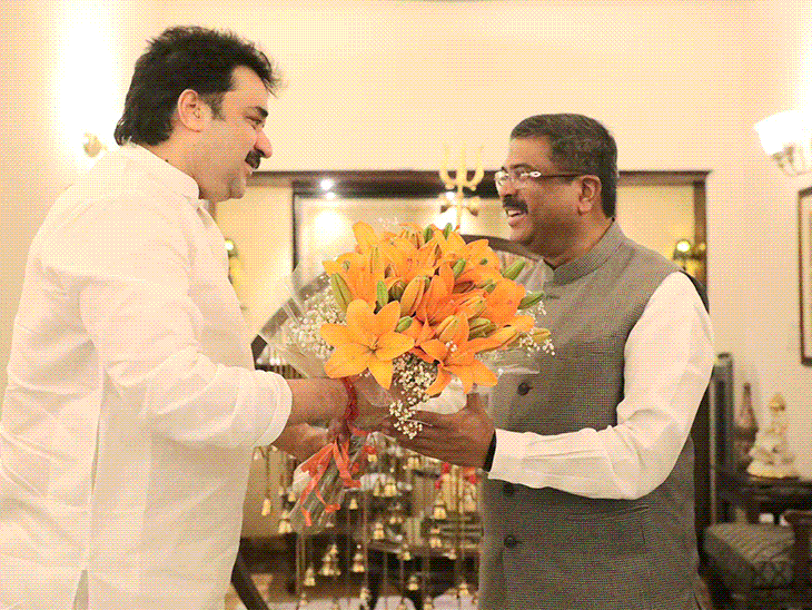 विधानसभा चुनाव से पहले कुलदीप बिश्नोई ने केंद्रीय गृह मंत्री अमित शाह, मनोहर लाल खट्टर, बिप्लप देब, धर्मेंद्र प्रधान से मुलाकात की थी।