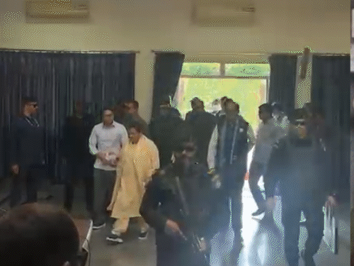 बसपा प्रमुख मायावती ने लखनऊ में देशभर के कोऑर्डिनेटर के साथ बैठक की।